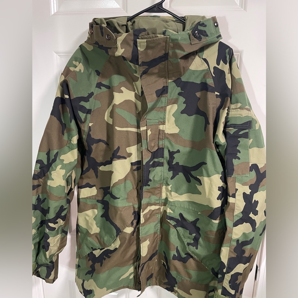 Vintage army camo parka jacket
